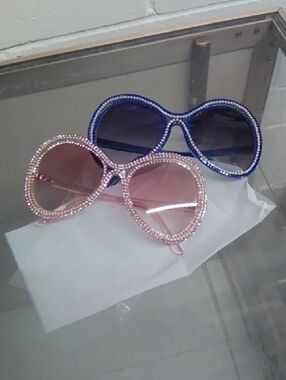Rhinestone Oversized Women's Sunglasses - Pink and Blue